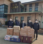 평택시 진위면 소재 영풍제지, 설맞이 이웃돕기 물품 전달