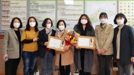 수원시 정자2동, 새마을문고 회원에 장안구청장 표창 전달