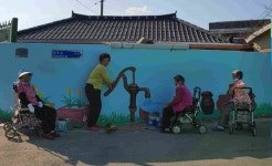 강진군, 신전면 송천마을 담장 벽화 정비 사업 실시