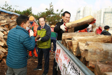 사랑의 땔감 나눔 행사