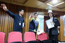 시흥시의회 교육복지위원회, 대야평생학습관과 시흥시아동보호전문기관 방문