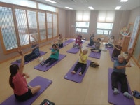 시흥시 정왕치매안심센터, 잠깐 오늘은 쉼표 실버요가 프로그램 운영