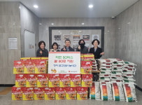 엠교회&나눔내과, 인천시 서구 청라3동 지사협에 사랑의 쌀 50포·라면50박스 지원