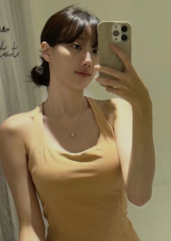 이나은 열애설 진실 공방... 에이프릴 출신 청순 요정의 팔색조 매력은?