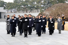 동작구의회, 새해 맞아 국립서울현충원 참배