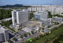 김포우리병원, 초중고교 졸업생 86명에 장학금 전달