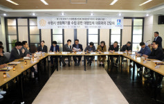 수원시의회 환경안전위, 생활폐기물 수집·운반 대행업체 대표와 간담회