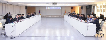 “민생 경제 직격탄…솔선해 현장 챙기자”... 강기정 광주광역시장-경제단체‧기관 ‘긴급 민생경제회의’ 주재