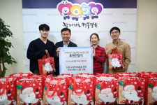 용인시수지노인복지관, 지구촌교회 대학지구 셀럽목장과 후원품 전달식 진행