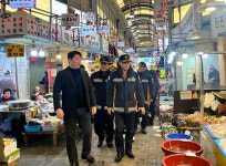 임원섭 인천소방본부장, 설 명절 대비 용현시장 소방안전관리 점검