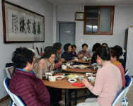 강진군, 마을경로당 입식 테이블 지원... 식사편의 제공