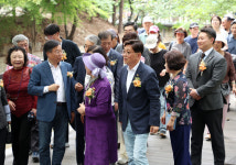 성남시의회, 야탑천 오야소리길 개장식 참석