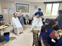 안산시 성포동 바르게살기위원회, 경로당 이미용 재능기부 및 국수 나눔