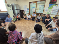 하원수 합천군 용주면장, 폭염 대비 경로당 방문해 어르신 안전 당부