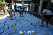 (재)영암문화관광재단, 김준권 화백과 함께하는 작은 예술가들의 판화 버스킹 성료