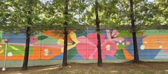 인천시 부평구 삼산정신건강복지센터, 삼산LH 1단지 초록아파트 방음벽에 ‘힐링길 벽화그리기’ 행사 진행