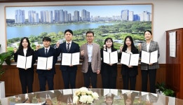 수원시 영통구, 신규 공직자들에 임용장 수여