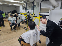 시흥시남자단기청소년쉼터   '꿈다락', 입소 청소년 대상 찾아가는 이미용 봉사