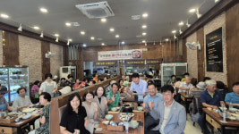 안산시 호수동 새마을지도자회, 말복 맞아 경로당 어르신들께 보양식 나눔