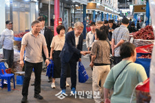 전남광주통합특별시 서구, 추석 앞두고 양동시장 찾아 상인 격려