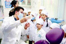 “오늘은 어린이 여러분이 치과의사입니다”