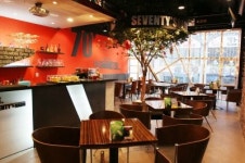 70년대 라디오 음악처럼 흥겨운 세계맥주전문점 70’s Radio