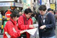서울시, 움직이는 관광안내소 빨간조끼 활약 톡톡