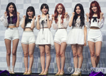 여자친구 ‘밤’, 이기용배 없이 변화 시도한 ‘격정아련’ 콘셉트의 자신감