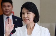 '5·18은 민주화운동' 답변 못하는 이진숙