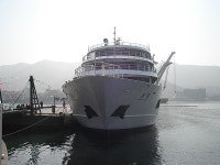 연안크루즈선 미남호 고현항 입항