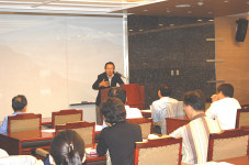 윤영 의원, 광운대 건설법무대학원 강의