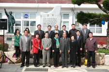 거제 동부초 개교 72주년 기념 교가비 제막식