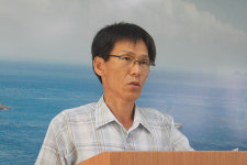 거제시장실 점거농성 장애인 “그만 돌아가라”