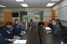 거제시장, 삼성중공업 노동자협의회와 대화