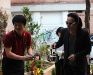 국민할매 김태원, 고깃집 열었다