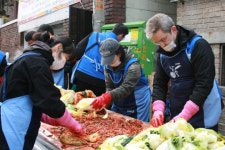 인피니언, 김장김치 나눔행사로 온정 나눠