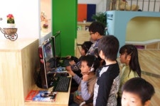 능률교육, 화천 실내초등학교에 화상영어 기증