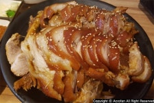 [맛집기행] 매일 두 번 새로 삶아 더욱 깊은 맛... 영등포구청 맛집 돼순이네 왕족발