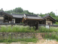 우리나라 최고령 무궁화나무가 있는 예안향교