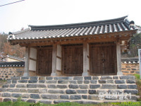 德山祠(덕산사)와 항일투사 백관수선생 생가와 묘소