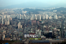 63빌딩 전망대에서 바라본 관악산의 모습은?