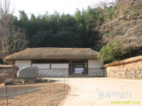 문단의 巨星(거성) 永郞 金允植(영랑 김윤식) 생가를 찾아