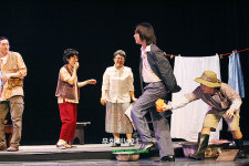 70년대 서울의 대가족의 삶을 그린 연극 순우삼촌