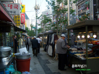 다문화거리에 다문화는 온데간데 없고 갈등만
