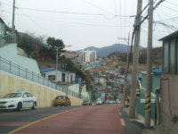 감천2동 비탈길을 골목골목 누비며