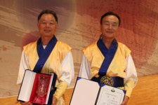 농사짓던 마을사람들의 우승, 이게 꿈이냐 생시냐?