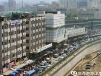 황학동 중고품 시장, 예인들의 집성촌이었다