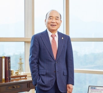 이봉관 서희건설 회장, 꾸준한 사회적 가치 실현으로 업계 귀감