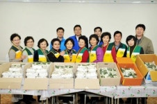 자원봉사 효도마차팀 ‘사랑의 떡’ 전달