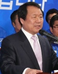 염홍철, 네거티브로 경로당 회장도 못한다